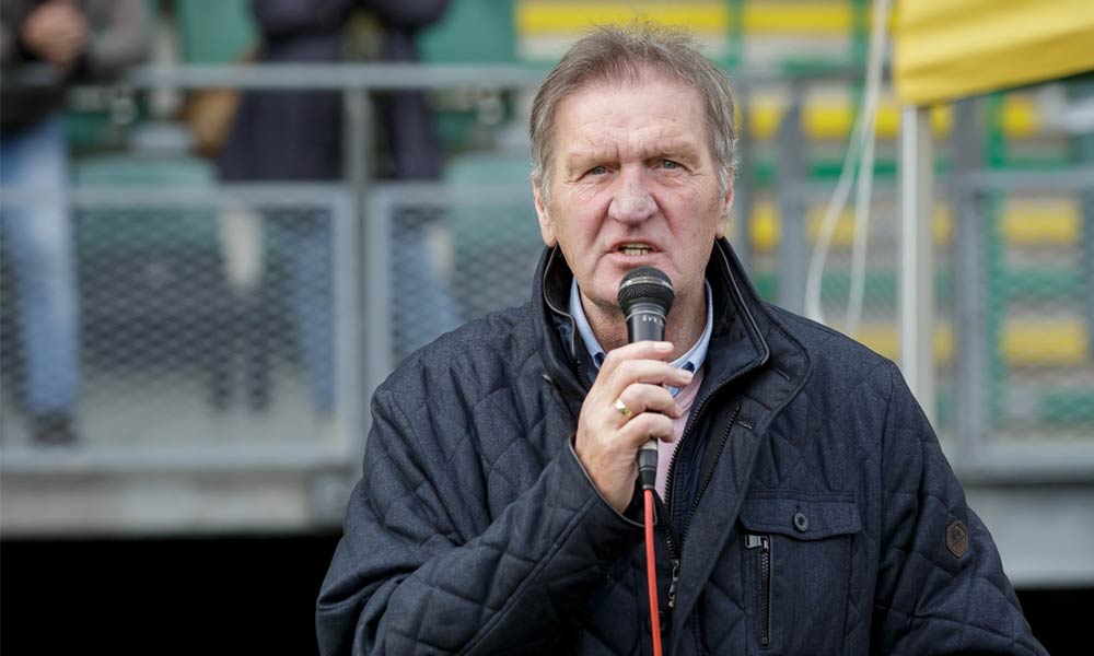 Lex Schoenmaker ziet met lede ogen aan hoe ADO Den Haag een doodstrijd voert