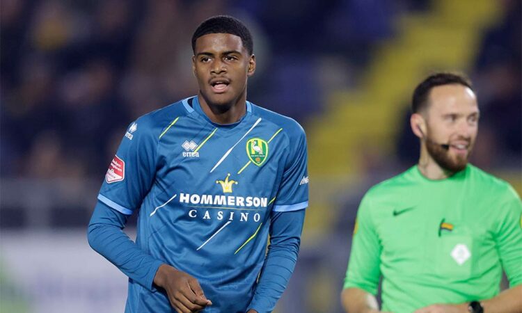 Talentvolle Esajas verlengt bij ADO 'Ik heb het onwijs naar mijn zin