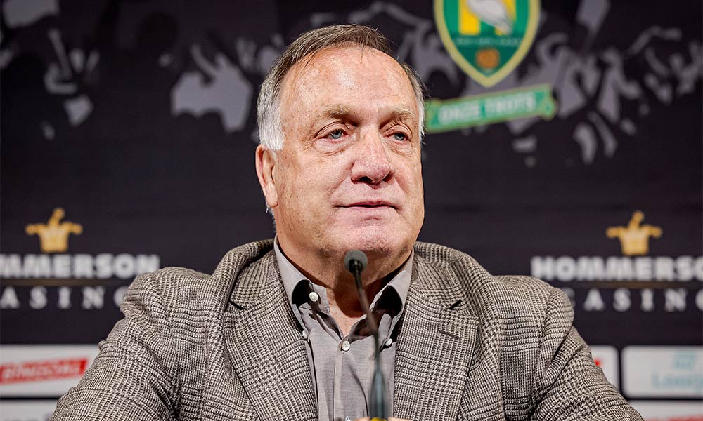 Tranen bij presentatie Advocaat: ’U doet mij aan mijn opa denken’