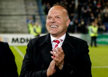 Henk van Stee gaat technisch manager Daryl Janmaat bij ADO adviseren