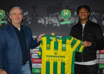 ADO legt transfervrije linksback Robyn Esajas vast