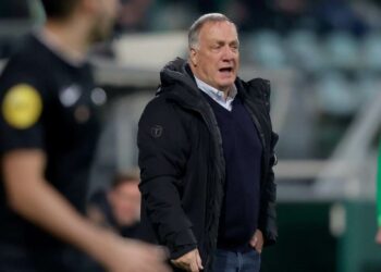 Eigenaar Bolt achter langer verblijf Dick Advocaat: ‘Moet de tijd nemen’