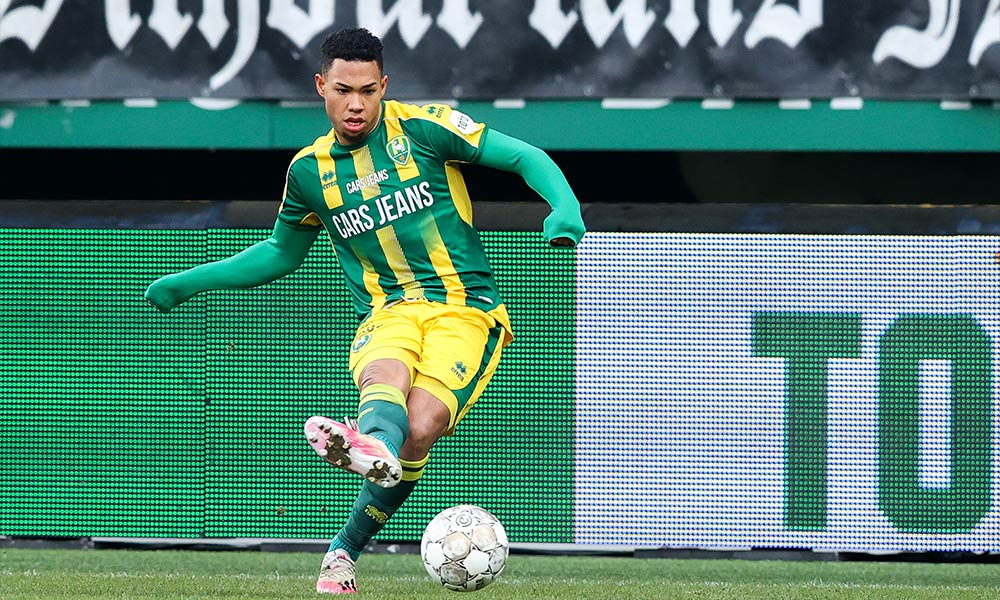 Transfer Milan van Ewijk naar Engeland levert ADO bijna miljoen op