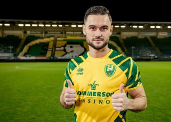 Transfervrije aanvaller Alex Schalk tekent bij ADO