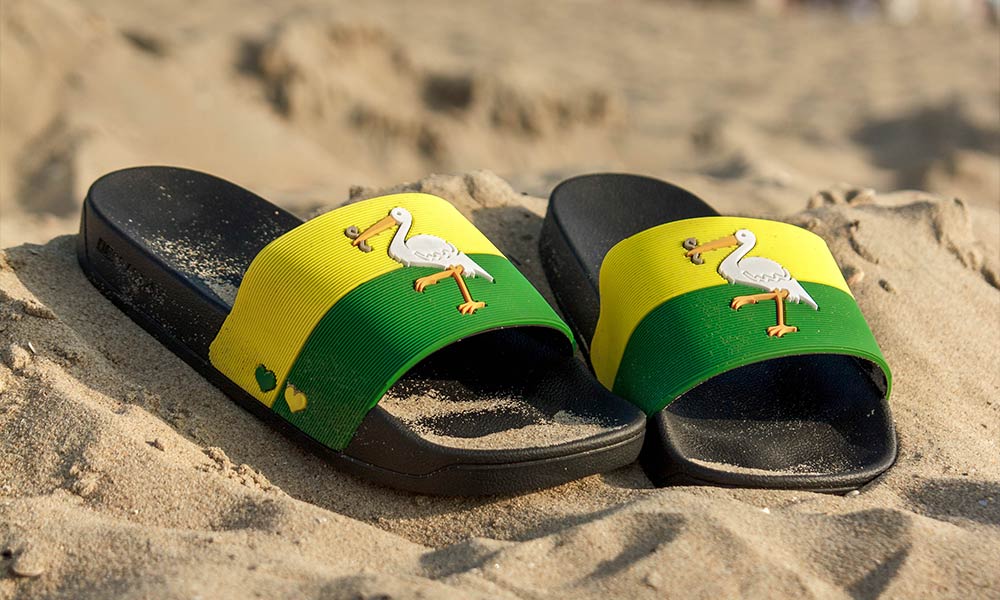 Nu verkrijgbaar: De Haagse ooievaar slippers!