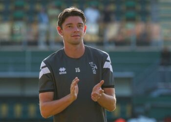 Finn de Bruin langer bij ADO Den Haag: contract tot 2027